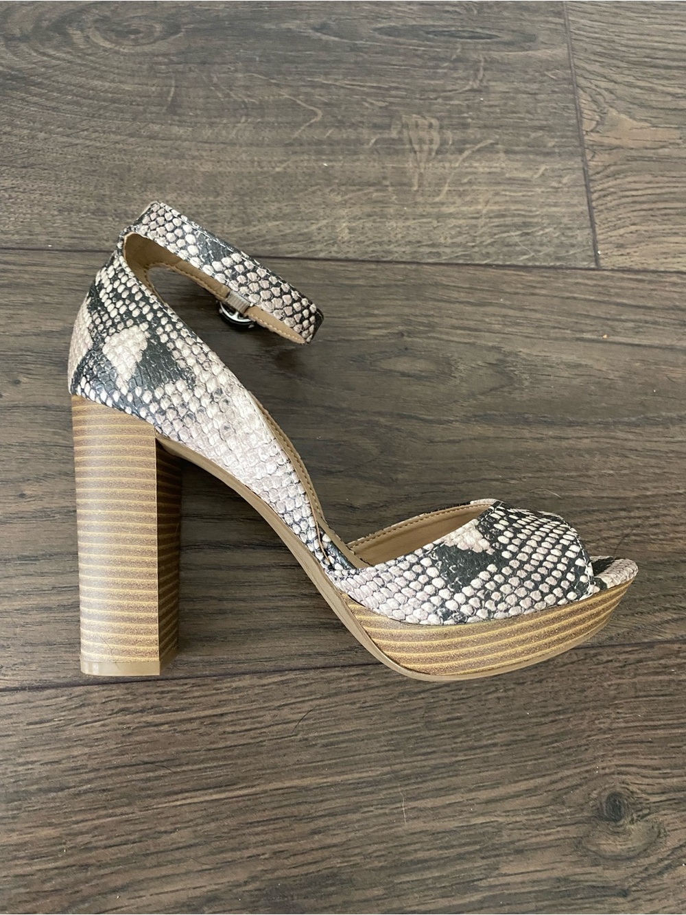 NWOT Sun + Stone Snake-Print Chunky Platform Heel in Beige and Black